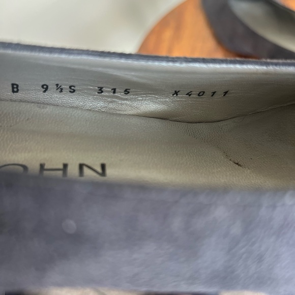 St. John vintage plum/gray Heels - Picture 6 of 8